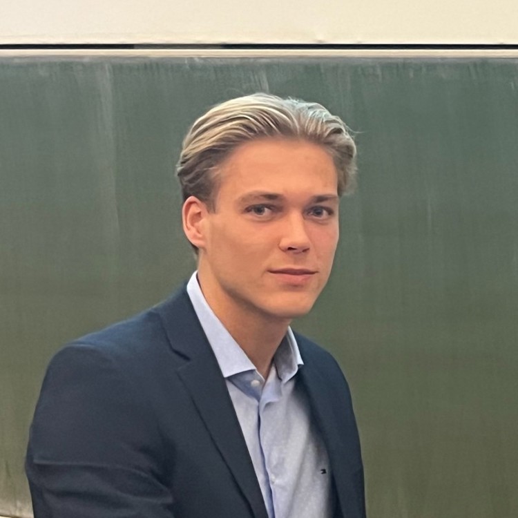 Floris – Afstudeerstagiair Energietransitie